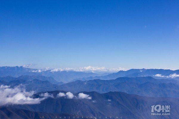 小青年瘋狂瀘沽湖之旅，遇見愛情山——玉龍雪山