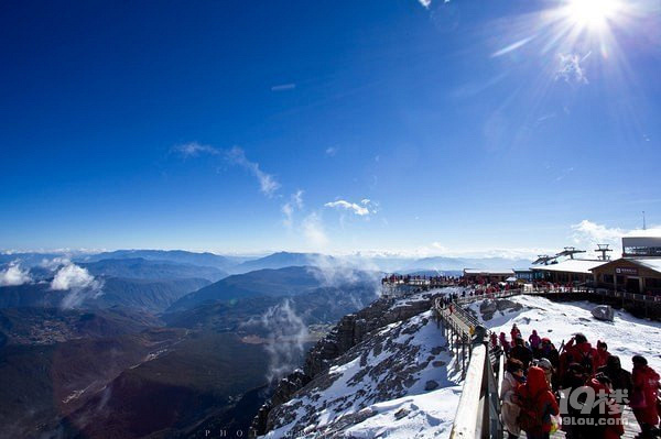 小青年瘋狂瀘沽湖之旅，遇見愛情山——玉龍雪山