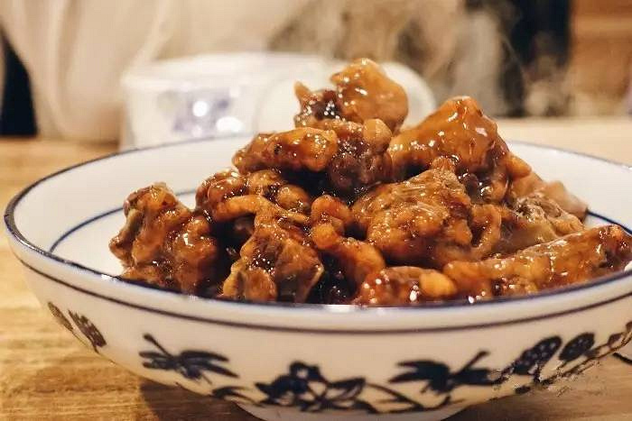 名叫”杭州大排檔“的飯店卻吃不出杭州味？如果你來到鼓樓，不如