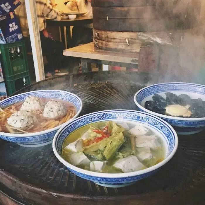 名叫”杭州大排檔“的飯店卻吃不出杭州味？如果你來到鼓樓，不如