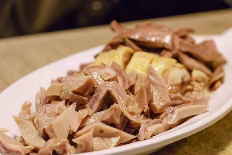 名叫”杭州大排檔“的飯店卻吃不出杭州味？如果你來到鼓樓，不如