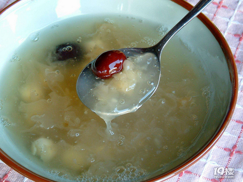 莲子银耳汤喝了有什么作用?-营养食谱-饮食养