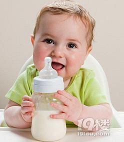 五歲小孩一天喝多少水 小孩各個(gè)階段應(yīng)該喝多少水