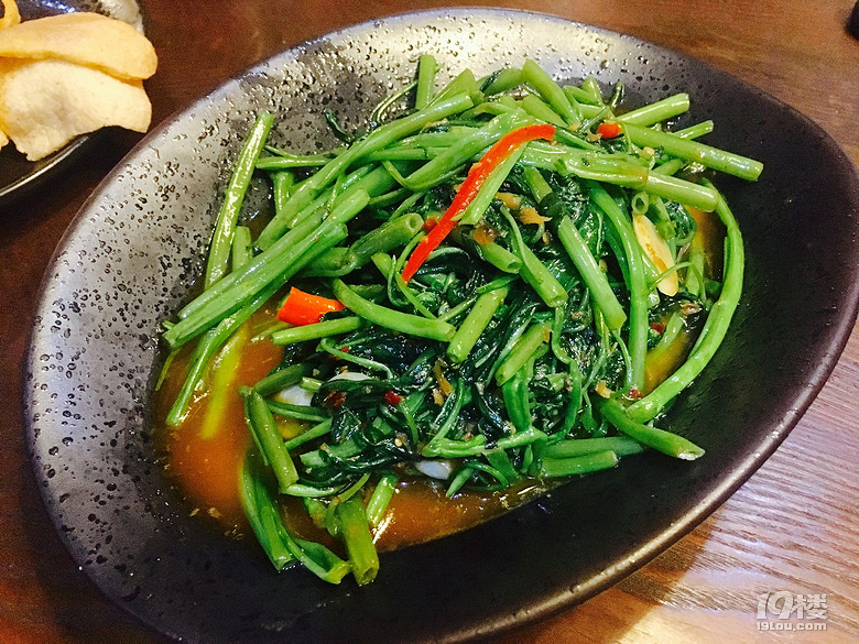 網(wǎng)絡(luò)游戲元素和泰國餐廳的奇怪混搭  開在鳳凰山腳下的這家隱秘