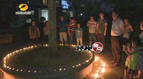 男孩将2岁女童抱进电梯按下18层按钮,女童出电梯坠亡你怎么看