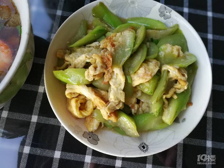 曬夜飯啦?2個(gè)人吃吃又多了