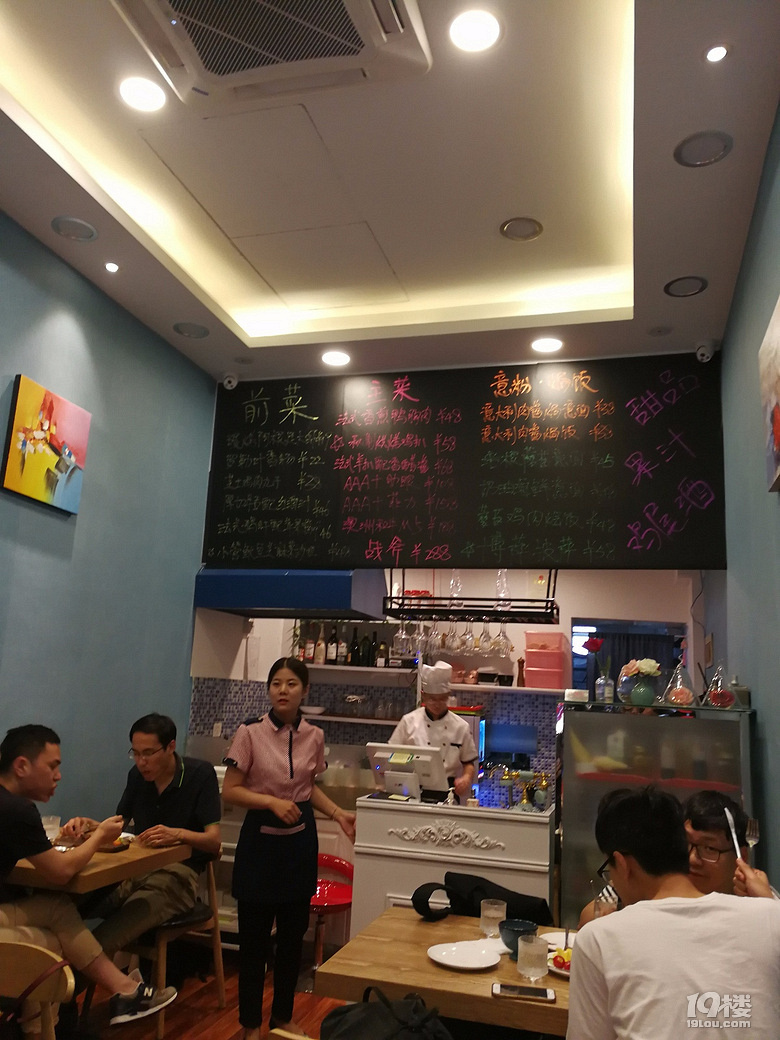 中山北路上的這家私廚小店，用油醋汁做羊排，夏天也不膩！老板娘