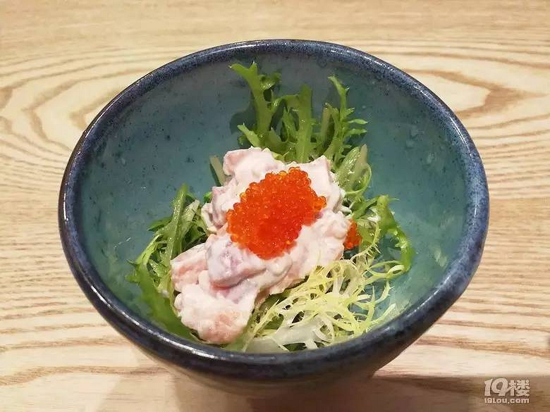 中山北路上的這家私廚小店，用油醋汁做羊排，夏天也不膩！老板娘