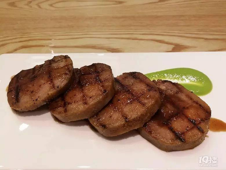 中山北路上的這家私廚小店，用油醋汁做羊排，夏天也不膩！老板娘