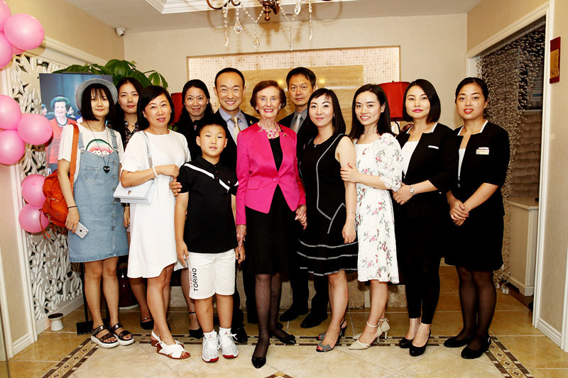 美国第一夫人的老师Miss Dally,给19楼的网友提