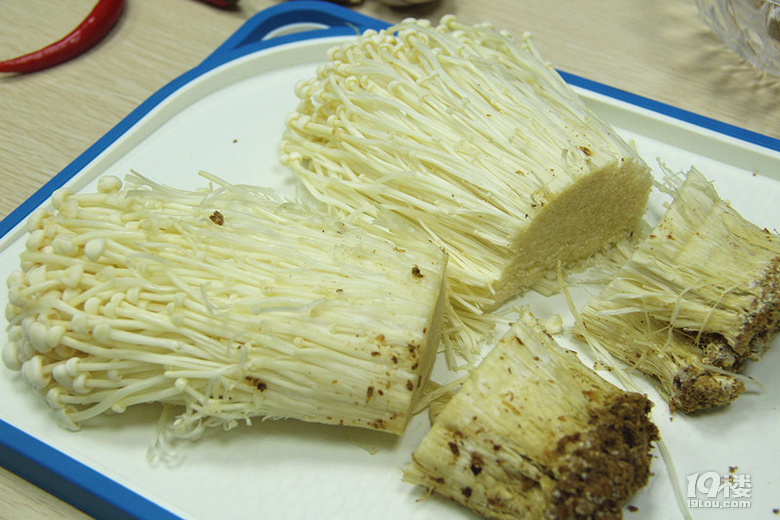 這樣做金針菇美味不可擋，香辣可口、開胃十足