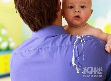小孩为什么老吐奶 如何预防宝宝吐奶