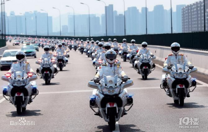 國賓護衛(wèi)車的家鄉(xiāng)竟然禁摩，真是一個笑話