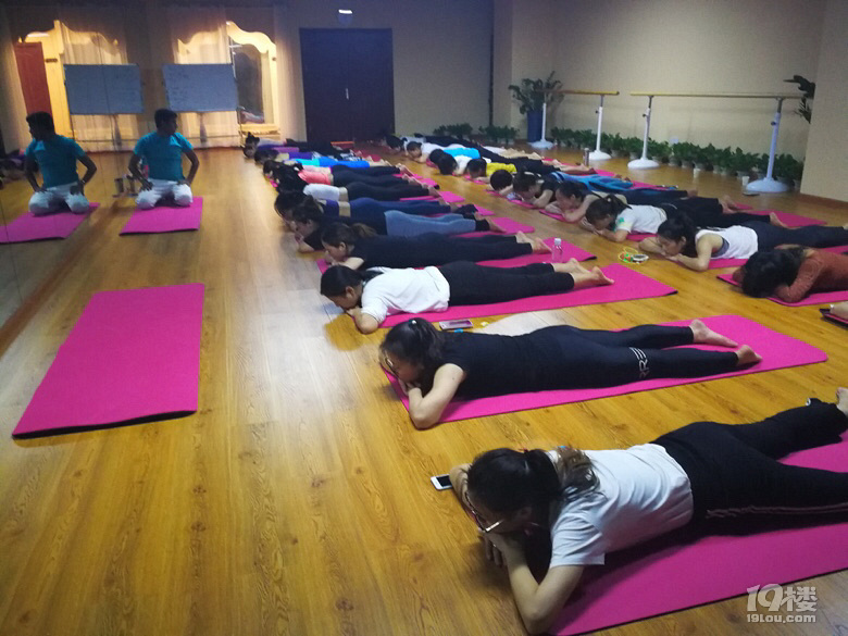 太拉国际来了一个印度瑜伽老师好可爱