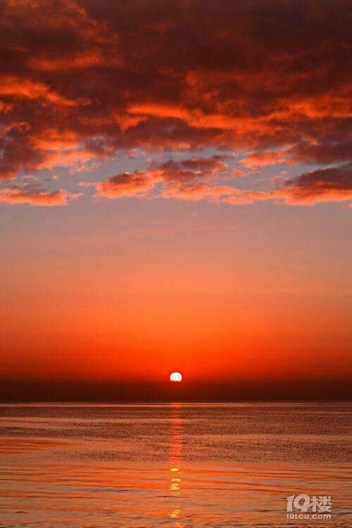 浮世三千,吾爱有三。日、月与卿。日为朝,