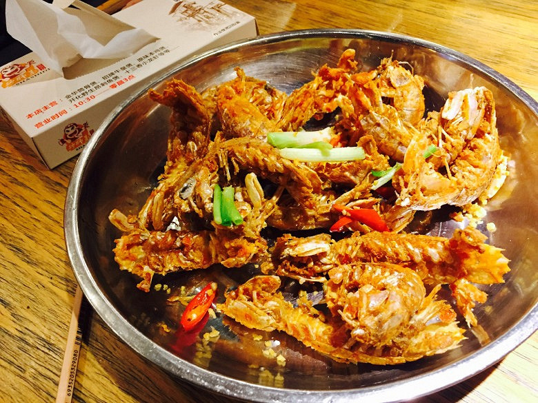 師傅！“砂師弟與二師兄”喊你吃飯啦！這個(gè)季節(jié)吃個(gè)筒骨煲補(bǔ)補(bǔ)鈣