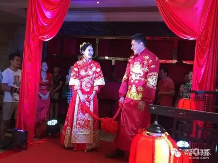 一次辦12場婚禮的酒店火了 網(wǎng)友評論更爆笑