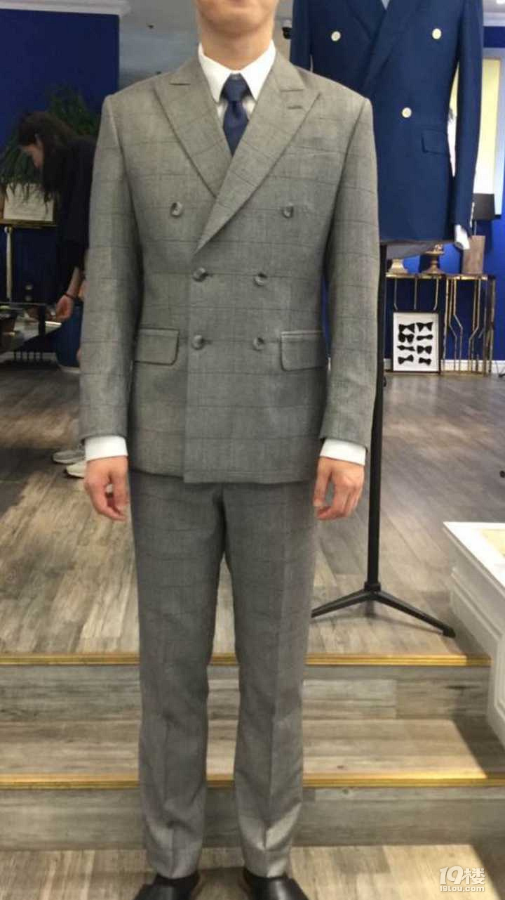 婚礼用,经典格子西服,如何搭配口袋巾?