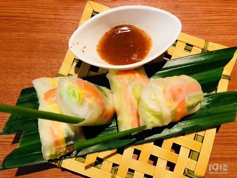 第一次在杭州吃到正宗的越南菜，清新爽口的味道，讓我以為自己還