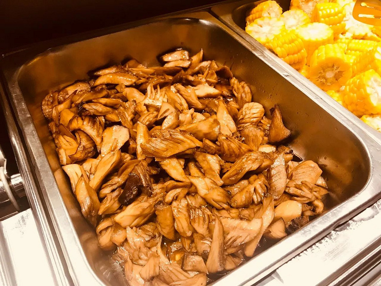 19元一頓，老板你真的賺錢嗎？隱藏在解放路上寫字樓里的素食館