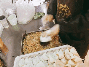 19元一頓，老板你真的賺錢嗎？隱藏在解放路上寫字樓里的素食館