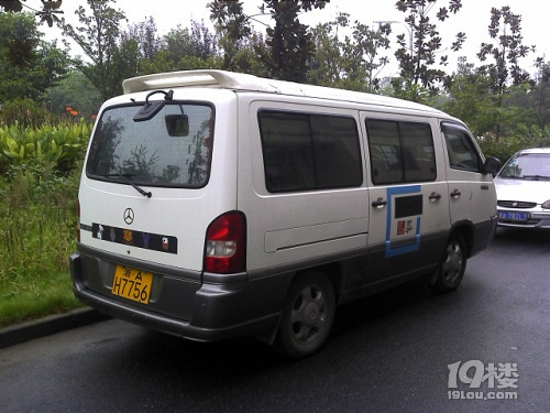 小巴8座10座12座15座出租,奔驰丰田面包车租
