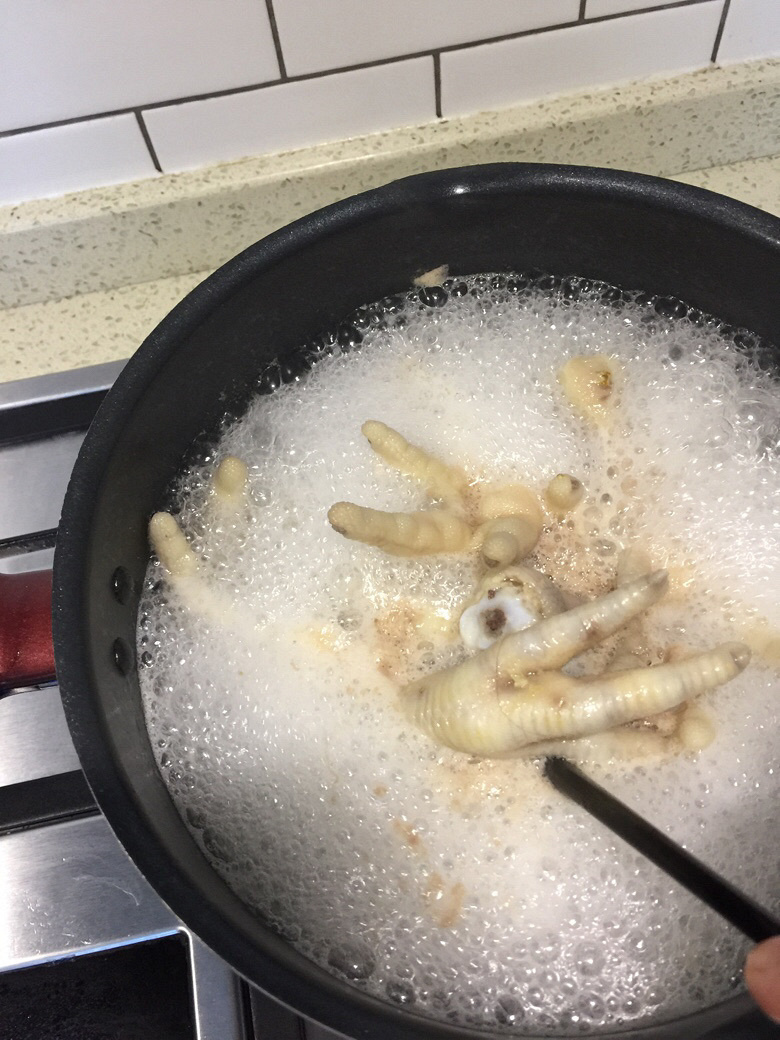 水煮肉片+红烧鸡爪+花菜+黄瓜