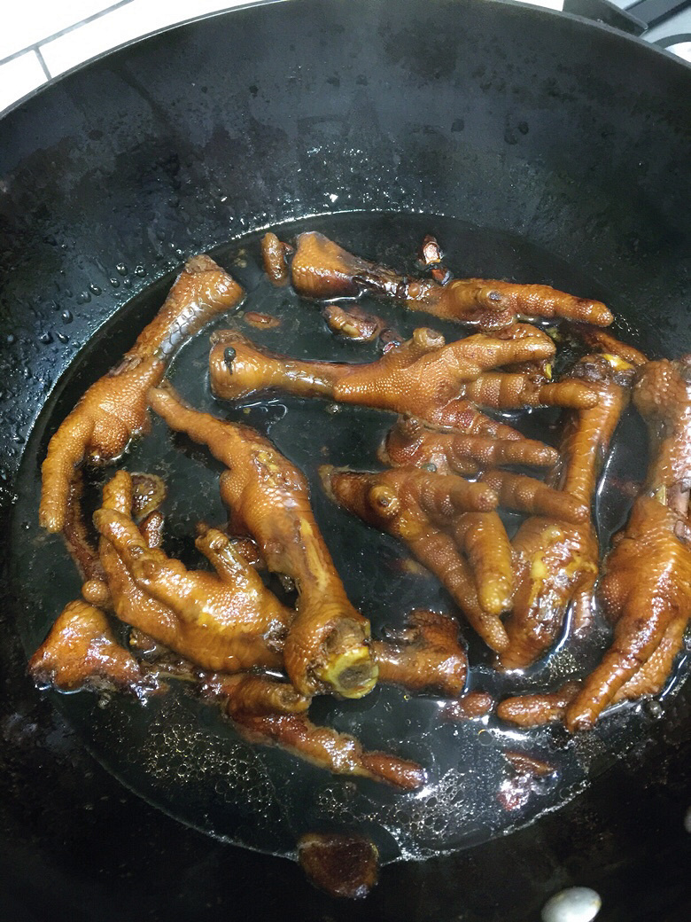 水煮肉片+红烧鸡爪+花菜+黄瓜