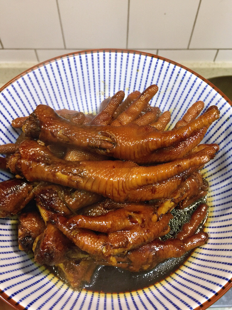 水煮肉片+红烧鸡爪+花菜+黄瓜
