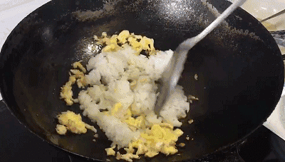 蛋炒饭先炒蛋还是先炒饭?网友又吵翻天了