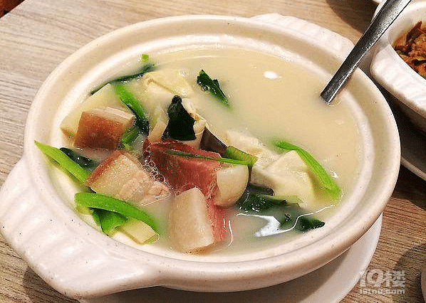 春來常熟，一口一個(gè)春天，口“�！毙囊病案！�