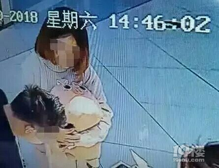 昨天在水晶城购物的这位女士,请你把手机还给杭州孕妈!