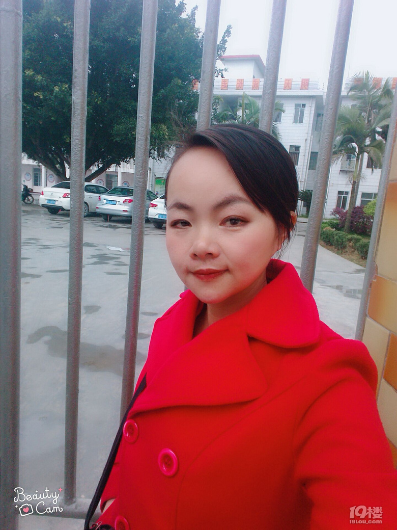 这几天都是这表情了.开心不起来