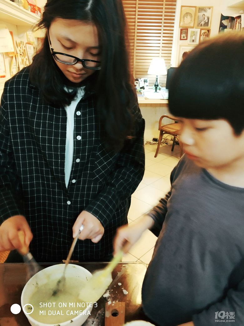 窗外一片碧綠，那就來做個抹茶千層吧