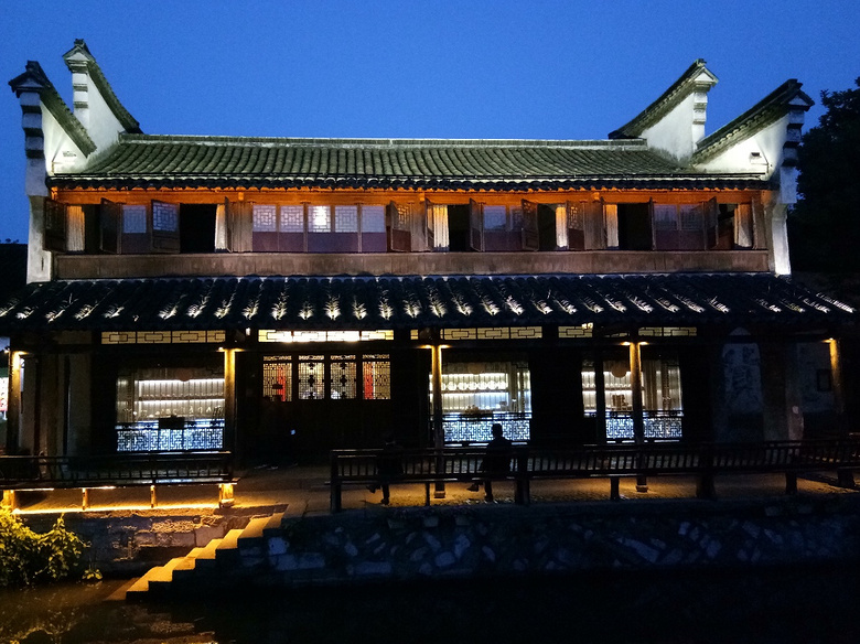2018 · 夜南潯