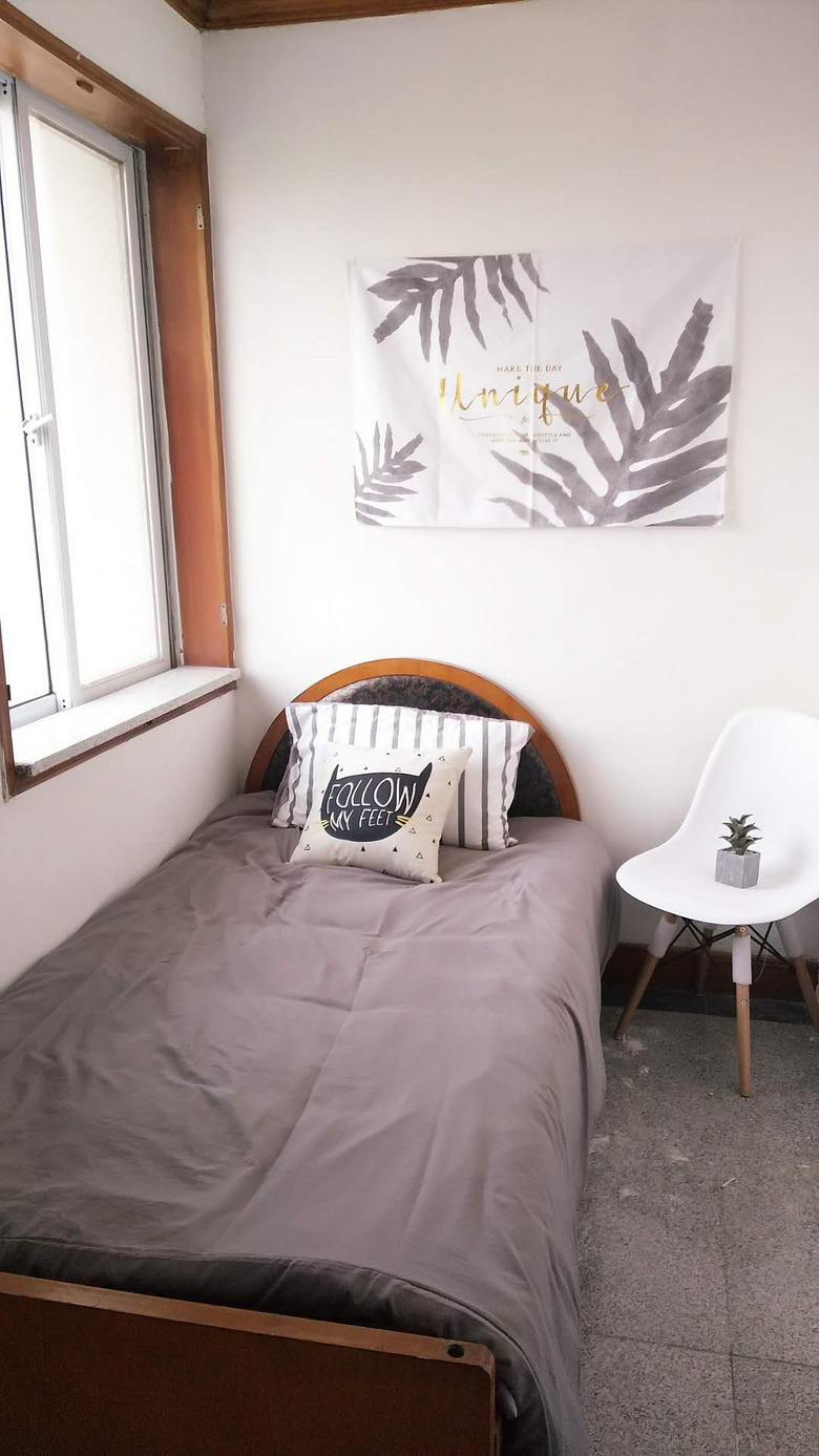 莫干山路633号 三房 一厅一厨一卫 7楼 楼梯房