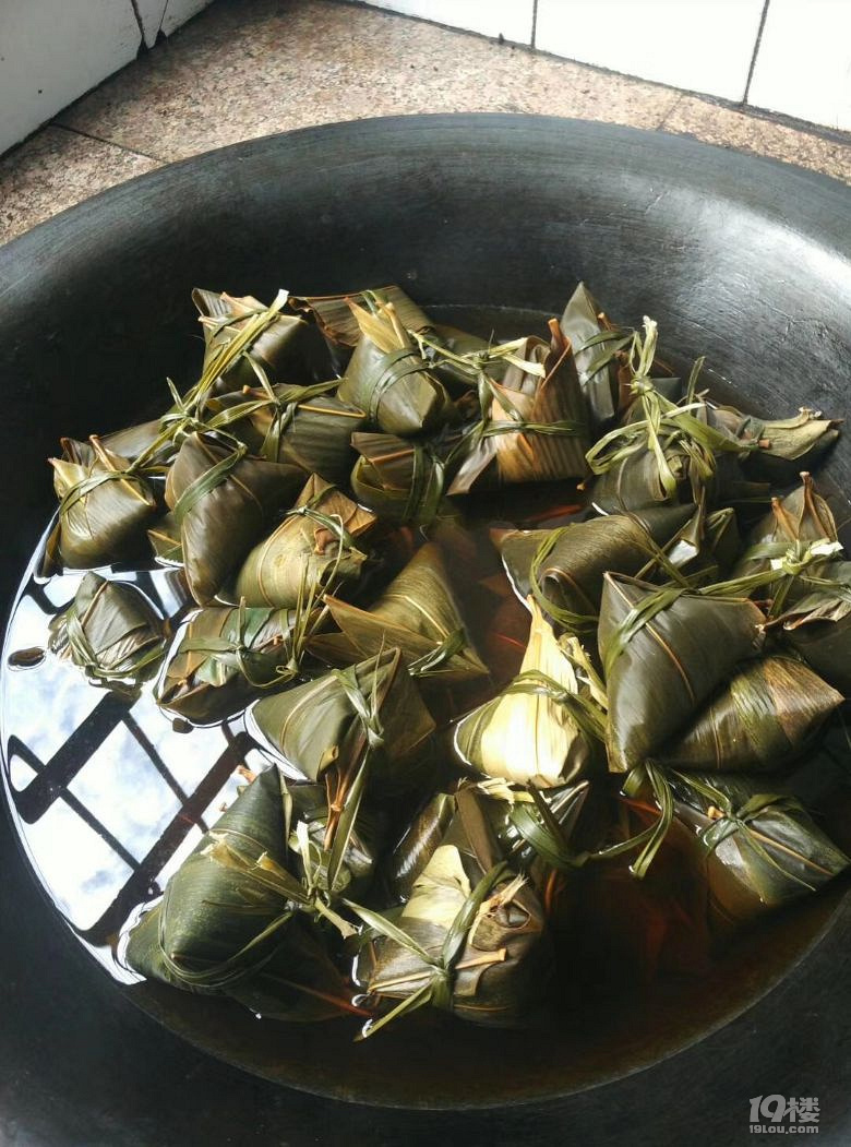 【曬粽子】什么都在變唯獨(dú)吃粽子沒變 端午到了來曬粽子