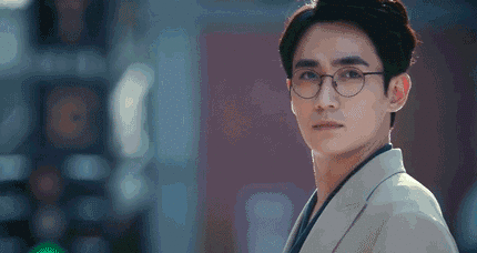 这两位在《镇魂》里的演技,虽然说不上是好到职业生涯最高峰的那种,但