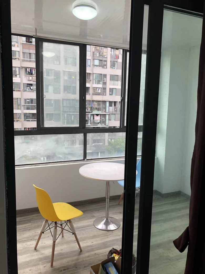 中介费 德胜高速口旁边 七堡地铁口1公里 温馨