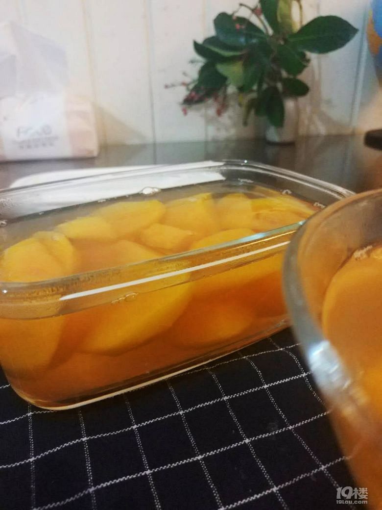 逛個小街，煮一碗花生，燉一盅糖水黃桃，這才是夏天還有的樣子