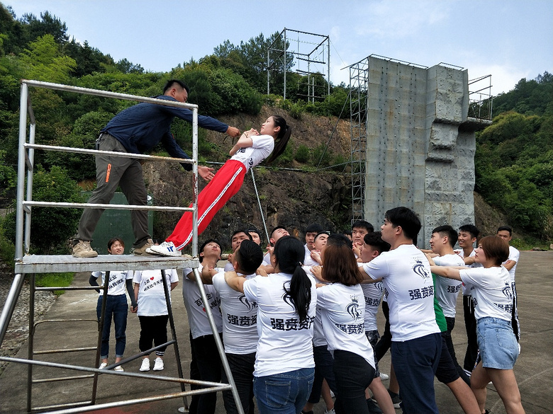 转塘锦绣风水洞团建活动户外拓展培训大型基地浙江省十大户外基地