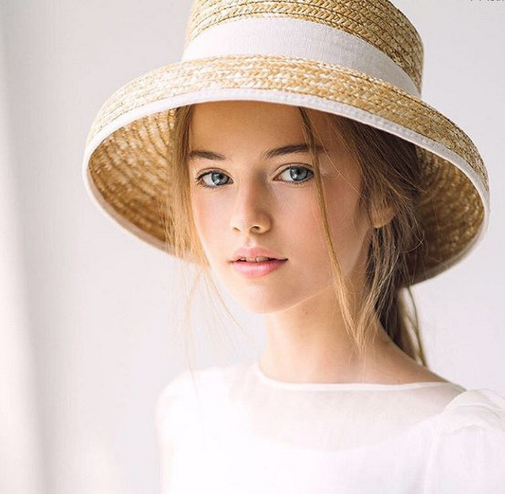 “世界第一美少女”長(zhǎng)大了，PO出美照讓全世界窒息...網(wǎng)友：