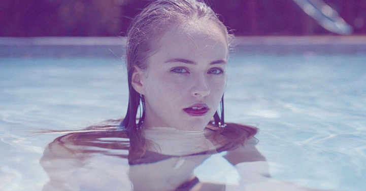 “世界第一美少女”長(zhǎng)大了，PO出美照讓全世界窒息...網(wǎng)友：