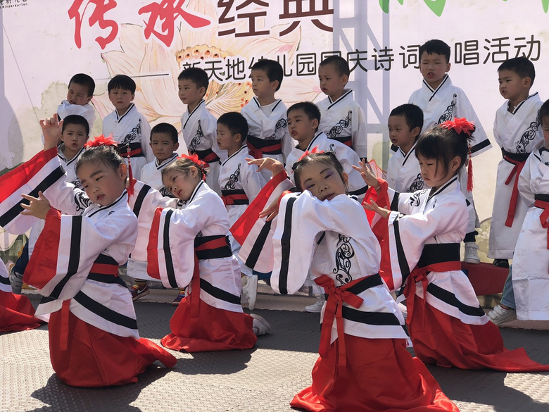 給祖國(guó)花式慶生，杭城學(xué)子的小心機(jī)真是又甜又燃！