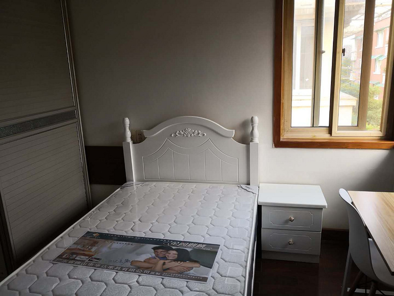 丰潭路地铁口朝南单间出租 自己的房子 中介勿