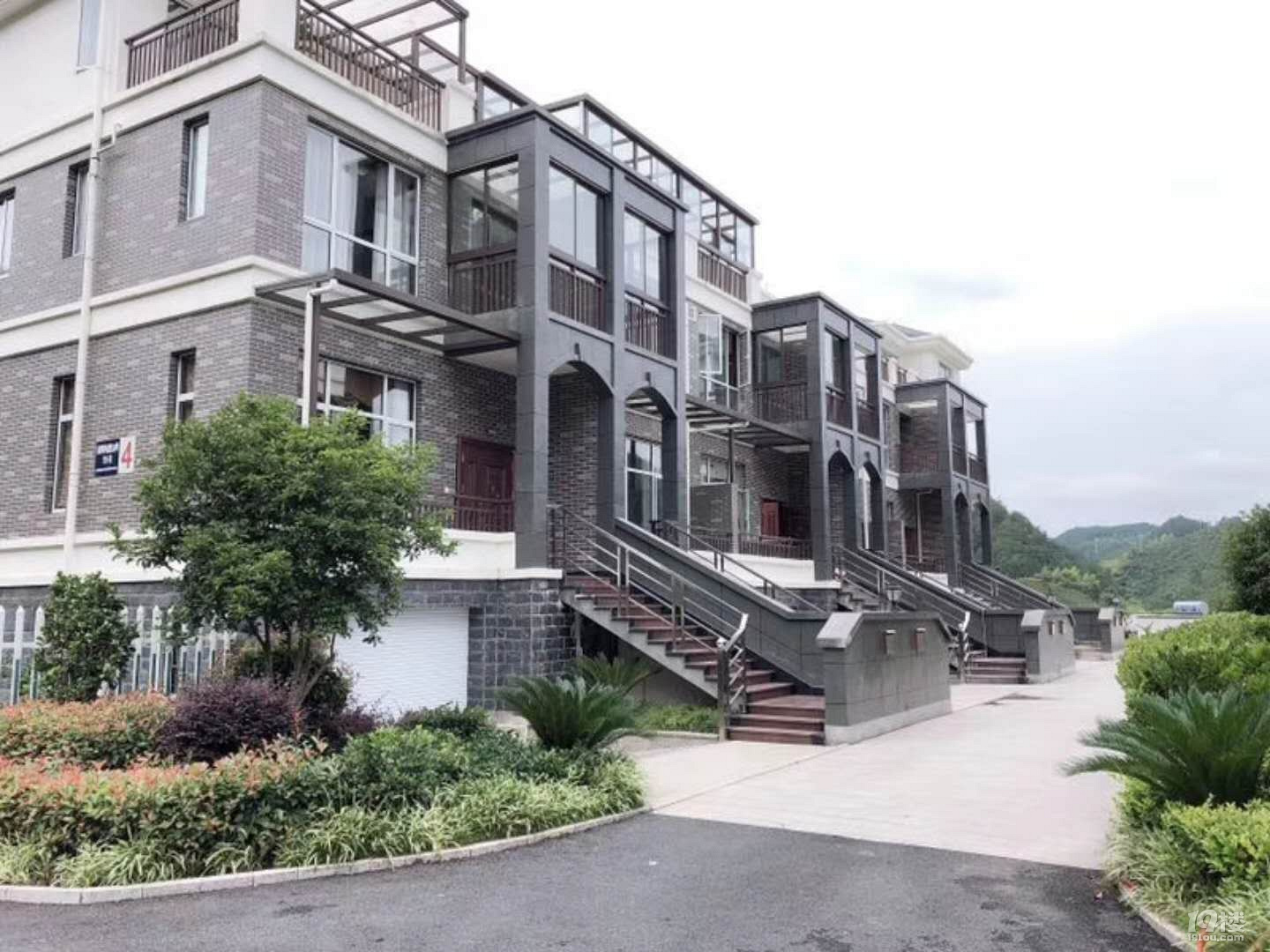 千岛湖【天香华庭】千岛湖湖景别墅总价169万起15858286862刘经理