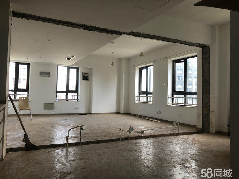 万达广场精装108方边套 包走廊实际使用面积103