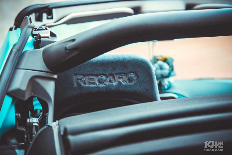 smart RECARO RS-G Alcantara