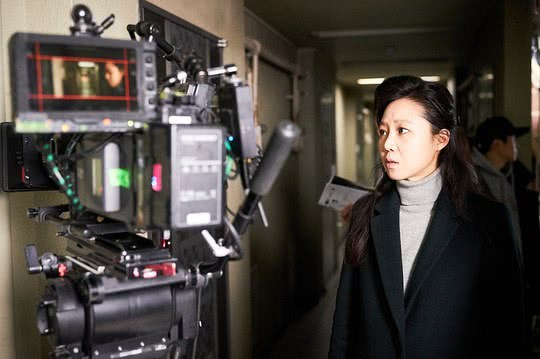 名牌团队制作的韩电影《门锁》孔孝真表示:新