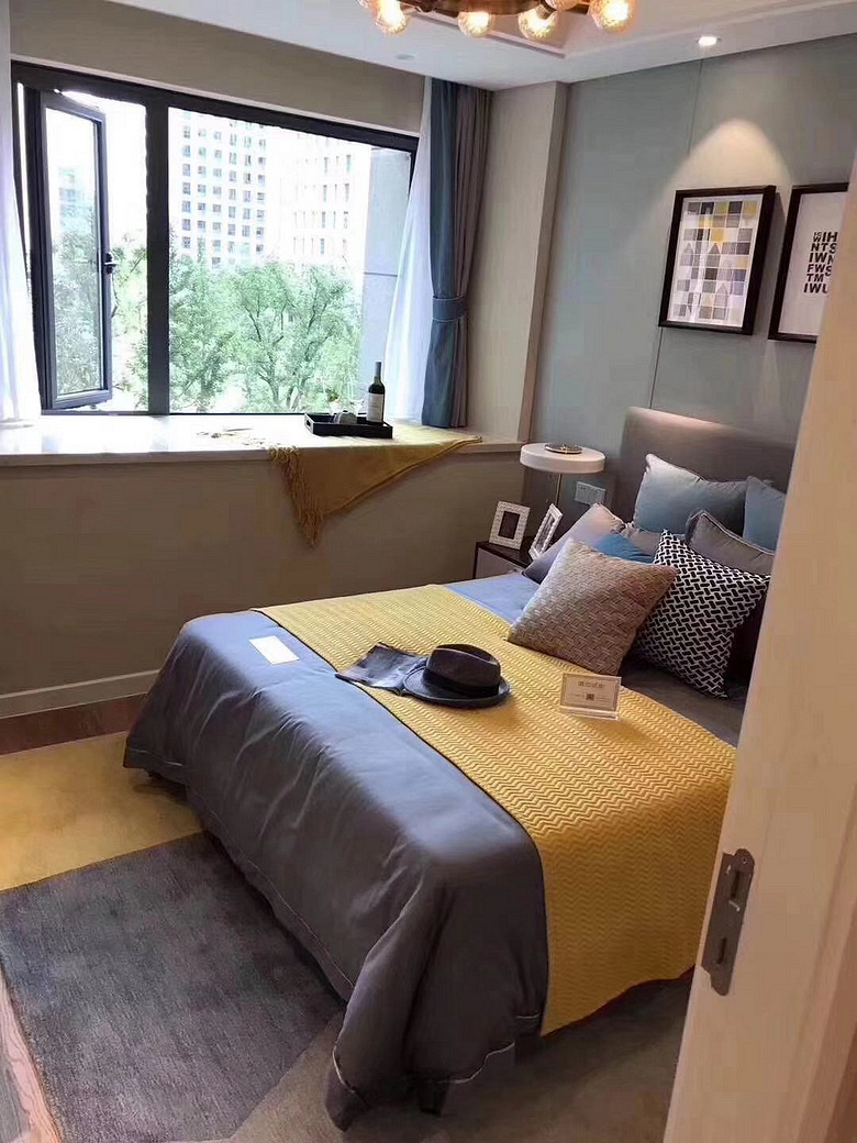 丰潭路地铁口 独门独户单身公寓 每月2100